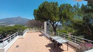Dúplex a Los Naranjos. Dúplex más estudio independiente en nueva andalucía