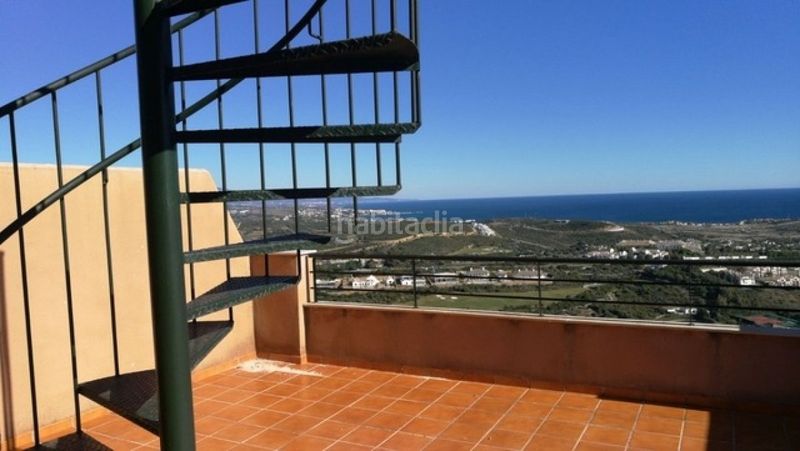 Foto 99c4040b-0878-4809-883f-77456ae6b84d. Àtic amb calefacció aparcament piscina a Doña Julia Golf Casares