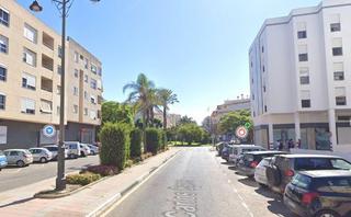 Lloguer Local Comercial a Puerto de Estepona. Gran local comercial centro estepona av carlos cano huerta nueva