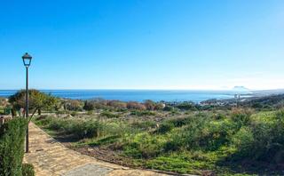 Terreny residencial a Alcorrín. Construya la villa de sus sueños dentro de bahia de las rocas, o