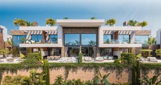 Casa adossada a Bello Horizonte - Lindasol. Adosado obra nueva en rio real marbella. obra nueva finalizada