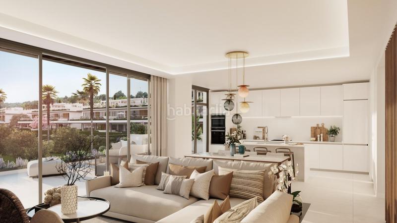 Foto 5651c256-cc72-4cb6-9e05-d54c92774089. Piso espectacular bajo con amplio jardín, piscina propia y bodega en Marbella