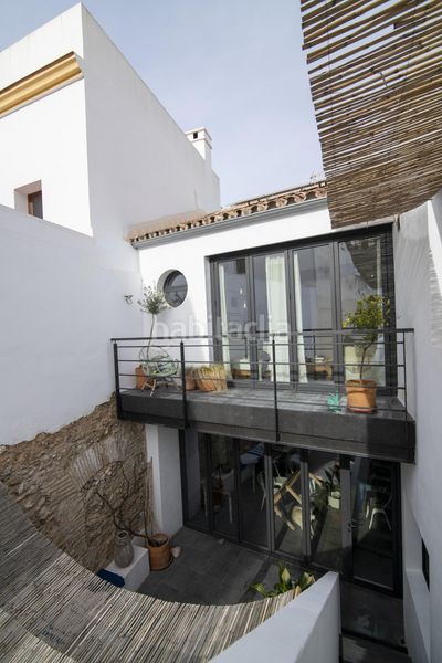 Foto bd24689e-9f0b-4ab8-abfc-f31b030157a9. Casa amb calefacció a Centro Estepona