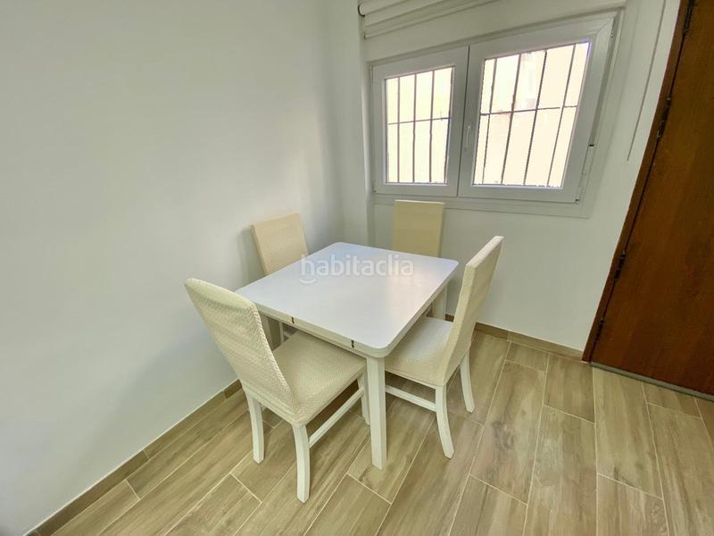 Foto 27e5f14e-2d26-4be5-973f-cc1e68a106ff. Piso amplio bajo junto al mar segunda linea de playa apartamento turistico en Estepona