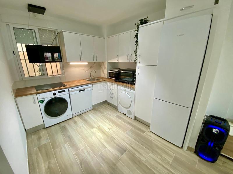 Foto 73152074-9444-4a73-93d2-938f9056ba9c. Piso amplio bajo junto al mar segunda linea de playa apartamento turistico en Estepona