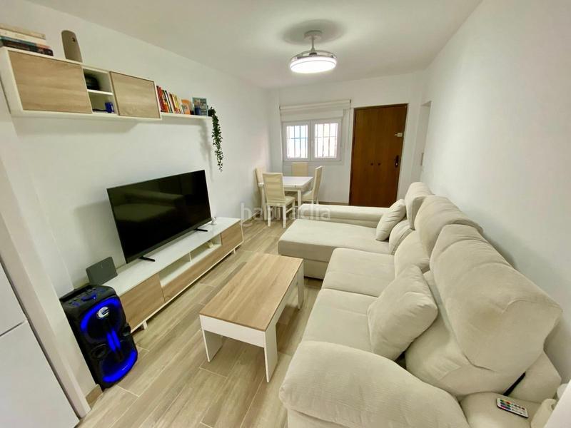 Foto f15b15c5-3142-4674-ade9-e4e41eecba28. Piso amplio bajo junto al mar segunda linea de playa apartamento turistico en Estepona