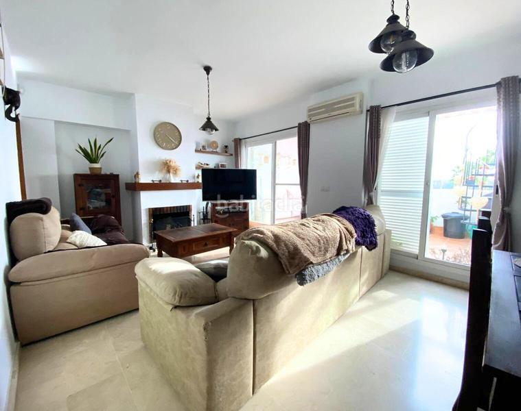 Foto 1797cce8-52a8-4a7e-b134-76c3035a6c6d. Casa adossada amb aparcament piscina a Manilva pueblo Manilva