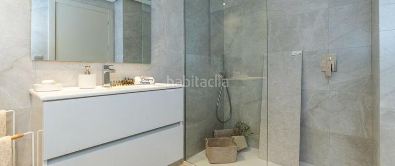 Foto e10c3f35-fd55-4541-a229-65a48b3873b5. Àtic amb calefacció aparcament piscina a La Cala Golf - Lagar Martell Mijas