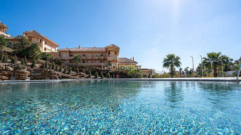 Foto f1a88f33-e46c-47ca-9078-fd9aa203ead2. Apartament amb aparcament piscina a Aloha Marbella