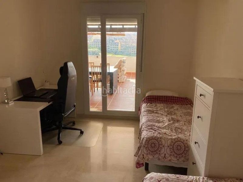Foto 4b128034-d919-42e0-95f4-1ea037638618. Apartament amb aparcament piscina a Alcorrín Manilva