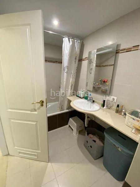 Foto 76f41d11-428f-42bc-89ed-081d5e6c8e94. Apartament amb aparcament piscina a Alcorrín Manilva