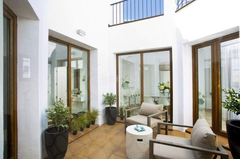 Foto a2976dd4-8c1a-409a-ab2c-4f34a46cd793. Chalet mar, golf y montaña en una villa familiar de lujo en Estepona
