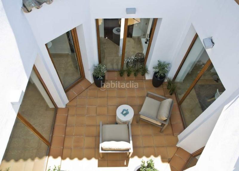 Foto cf23dd73-3409-42f8-852e-d4592cb5423b. Chalet mar, golf y montaña en una villa familiar de lujo en Estepona