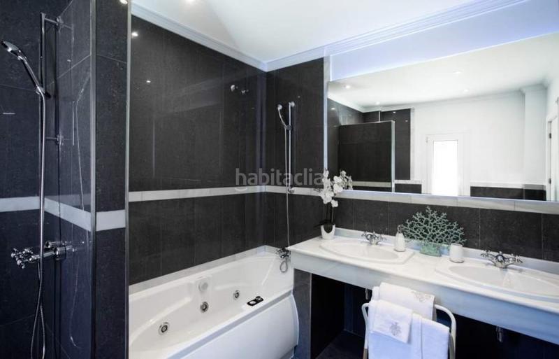 Foto efe71c54-e981-472b-9673-d35300c050eb. Chalet mar, golf y montaña en una villa familiar de lujo en Estepona