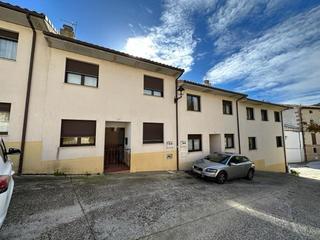 Casa adossada en Morentin. Adosado en alquiler en morentin.