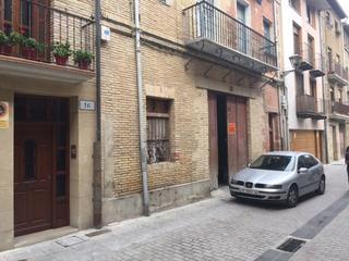 Lloguer Local Comercial a Estella / Lizarra. Estella alquiler de local en zona de san pedroen pleno camino de