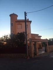 Haus in Llandells. Peñiscola venta de torre masia, dividida en tres apartamentos ,