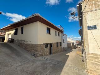 Casa aparellada  Calle real. Casa a la venta en sansol