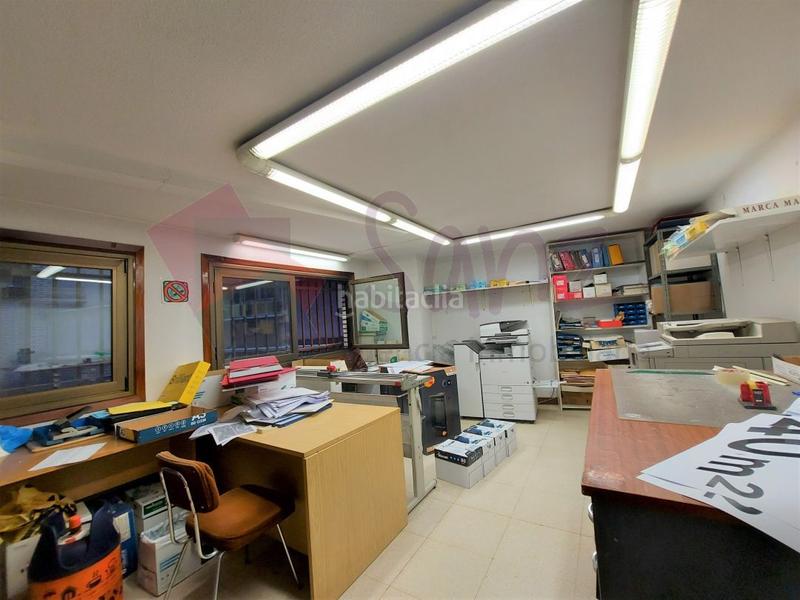 Foto c714a0ca-3726-4100-bc2a-839602c727c6. Alquiler oficina fabulosa oficina en edificio las palmeras en esquina en Logroño