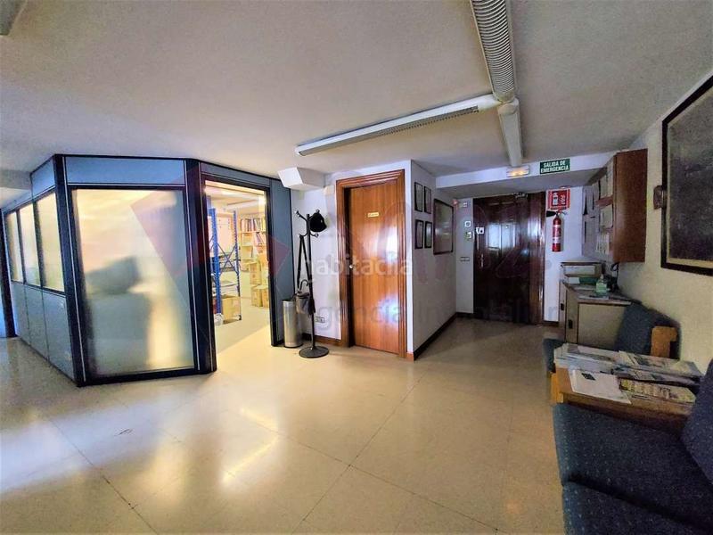 Foto 42fdccdd-3bd9-42ae-8b67-352fdf1411f1. Miete büro mit heizung parking in Oeste Logroño