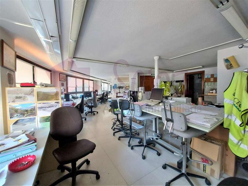 Foto 5f9b010f-dece-473c-a28b-8fc73b41d3e2. Miete büro mit heizung parking in Oeste Logroño