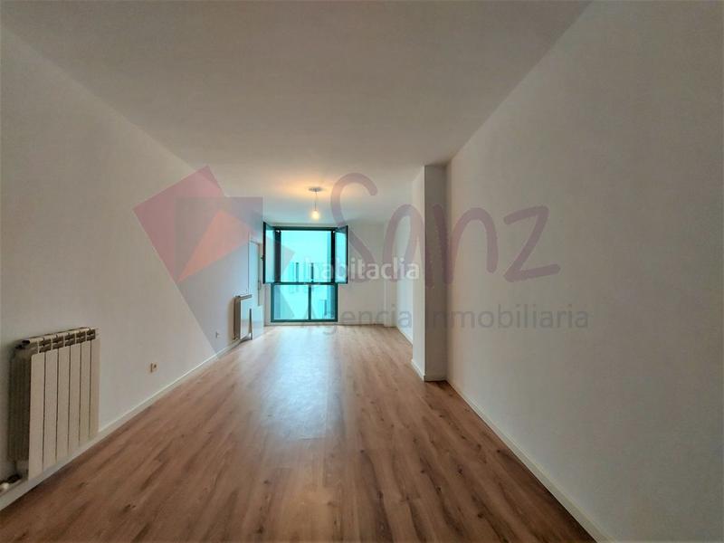 Foto 0134e393-cb68-44d6-87ee-d73b2565a3f2. Pis amb calefacció aparcament piscina a La Cava - Fardachón Logroño