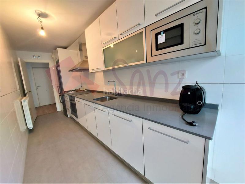 Foto 9659ad26-2b11-402e-b596-ee4a20a8bf7a. Pis amb calefacció aparcament piscina a La Cava - Fardachón Logroño