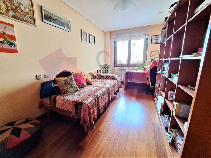 Foto a812f81a-0d95-45c2-a202-15fe44e6918b. Piso gran vivienda en las peatonales (calvo sotelo-juan xxiii) en Logroño