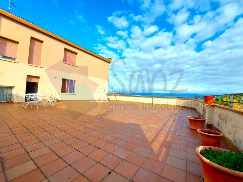 Foto 0054844a-8df3-49df-a02d-2b4a6e080264. Casa gran casa enexcelente ubicación en Entrena