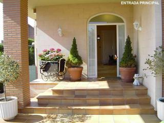 Chalet  Avenida de la rioja. Magnífico chalet individual en ctra. soria