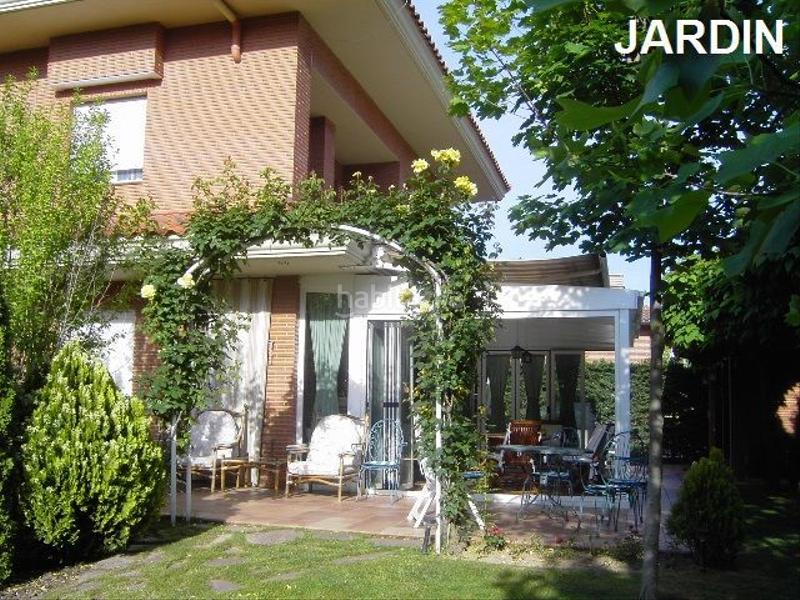 Foto 3ebf2378-4363-416d-83c1-91c372f5d18e. Chalet con parcheggio piscina in Lardero