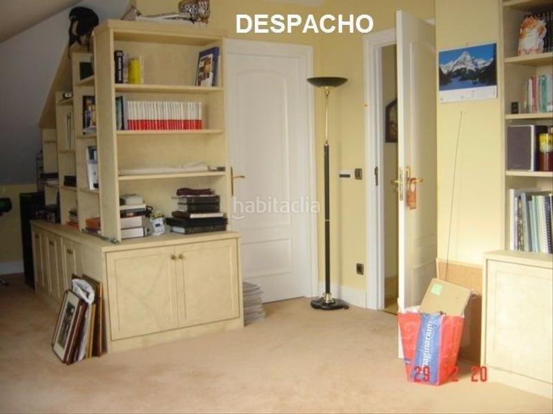 Foto 583f9557-2246-45f0-ae47-bf757052b0f7. Chalet con parcheggio piscina in Lardero