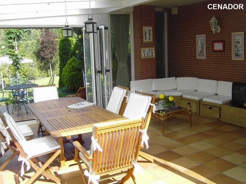 Foto d051fde7-e6bc-44ef-bcdd-8baad15f3e3a. Chalet con parcheggio piscina in Lardero