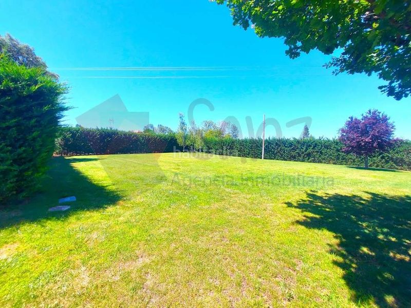 Foto 6ad16423-bff3-42ce-b840-91da05543339. Haus mit parking in Villamediana de Iregua