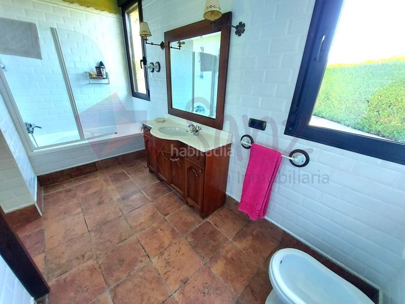 Foto f24b9104-38c6-46c1-8c84-7469f4772c1a. Haus mit parking in Villamediana de Iregua