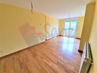 Pis  Travesía estrecha. Última vivienda disponible.  3 dormitorios y 2 baños a estrenar