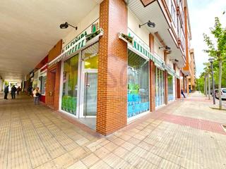 Local Comercial en Avenida Club Deportivo 86