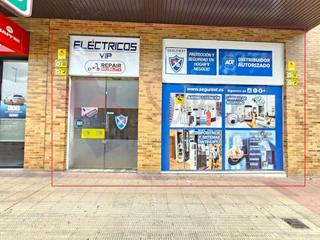 Location Local commercial à Calle carmen medrano 35. Local en carmen medrano junto a la rotonda del olivo