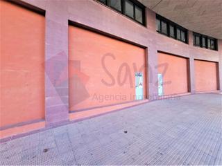 Lloguer Local Comercial a Los Lirios. Locales en alquiler en los lirios en plena rotonda.