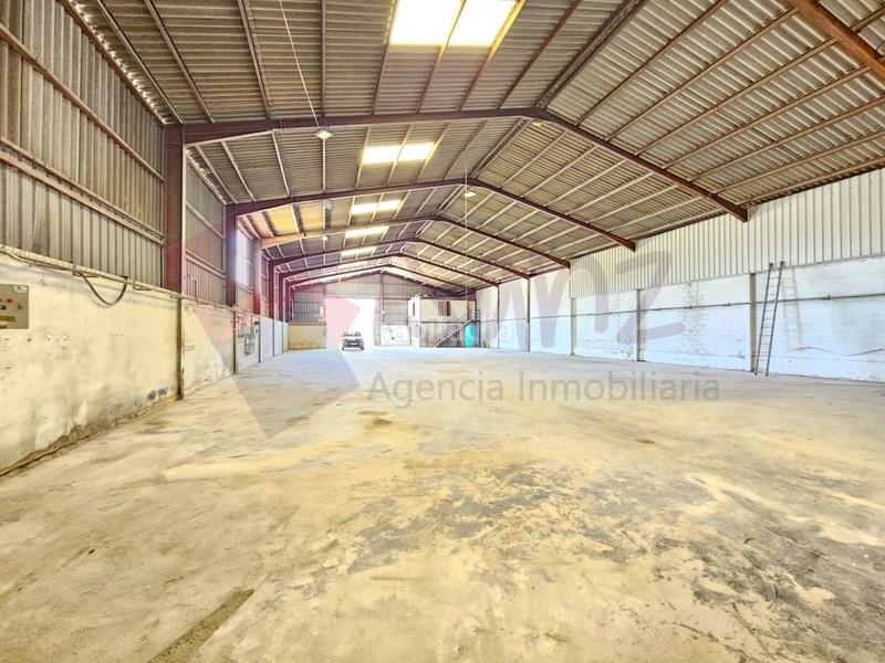 Foto 58b9cd6b-ed01-40ae-9b10-3641ec536e0d. Rent industrial building in Navarrete