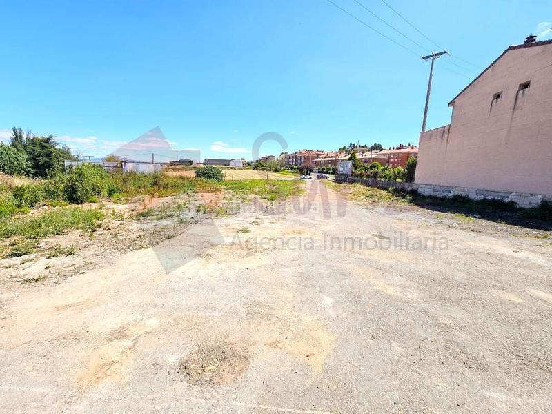 Foto 5c8390ad-2f51-4dfe-b194-914ddeddc7b7. Rent industrial building in Navarrete