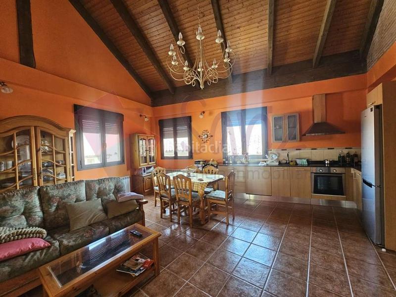 Foto 1f451db3-8d69-4ad8-b4b7-e21a20317364. Chalet avec chauffage parking dans Matute