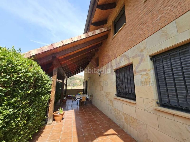 Foto 8a3b0ce3-80b1-48df-8683-b3e267658159. Chalet avec chauffage parking dans Matute