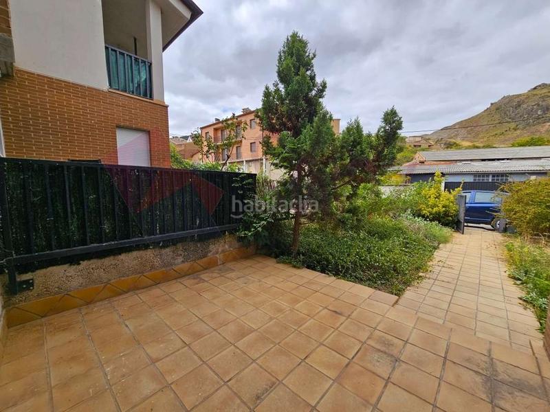 Foto 1b7c78c2-7852-466a-b88b-31a498f8b5e2. Casa adosada exclusiva sanz. precioso adosado para entrar a vivir en Lagunilla del Jubera