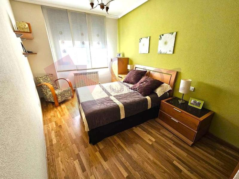Foto 431705ee-cb4c-426e-8879-898ab5b6d426. Piso oportunidad en sanz. vivienda en plaza martínez flamarique en Logroño
