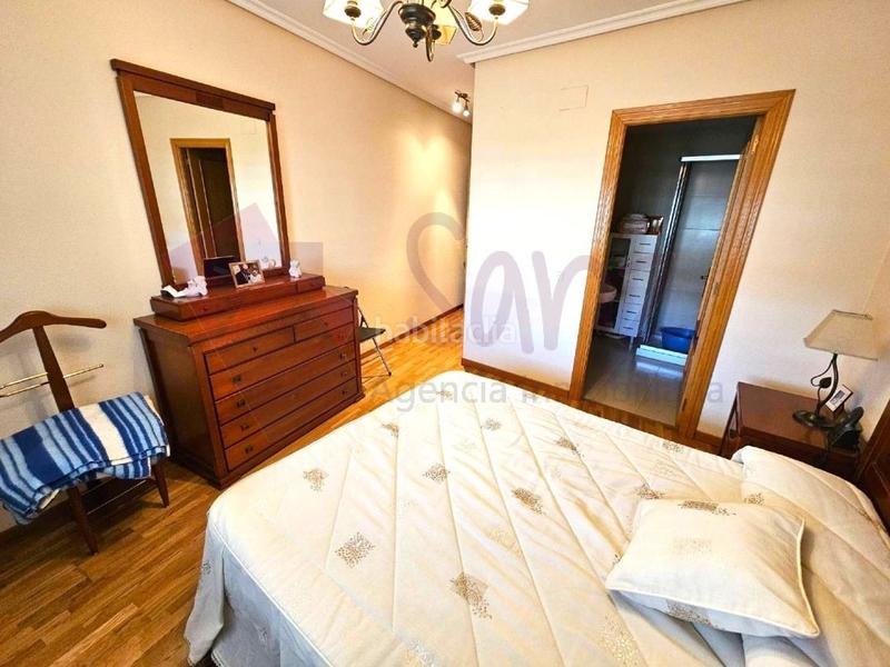 Foto ad1ad73a-fcf9-4f30-8bb0-d35faa1196f8. Piso oportunidad en sanz. vivienda en plaza martínez flamarique en Logroño