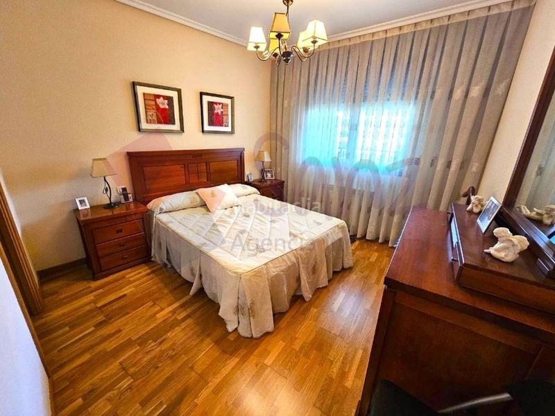 Foto f481b433-0c81-45d0-89c6-078a6f2de227. Piso oportunidad en sanz. vivienda en plaza martínez flamarique en Logroño
