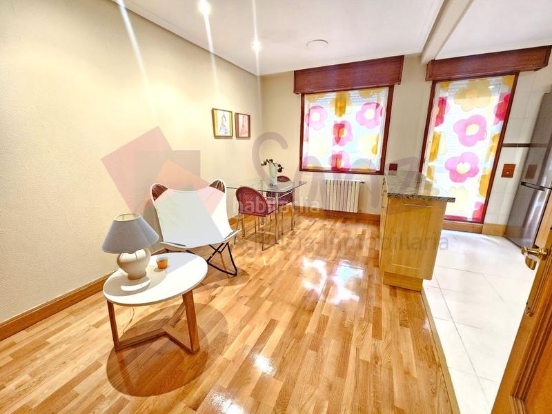 Foto be3c285c-6d98-46cf-8cae-3880b662c516. Miete etagenwohnung mit heizung in Gran Via Logroño