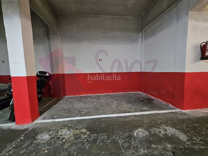 Foto d8bdbb94-cfe8-4024-b2ce-55531130a449. Aparcament cotxe a Oeste Logroño