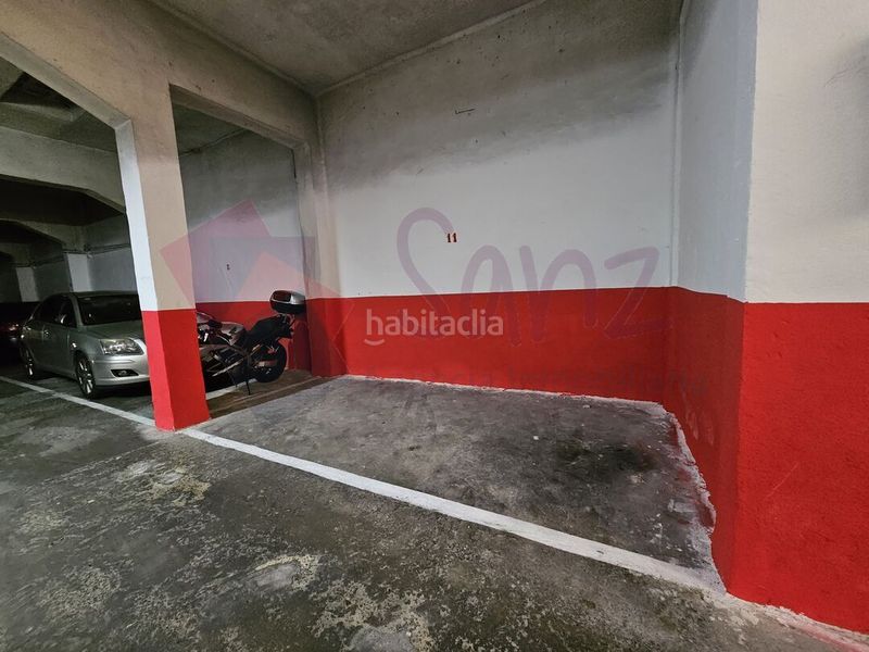 Foto f4e88829-116f-4936-827d-edd4481aa931. Aparcament cotxe a Oeste Logroño